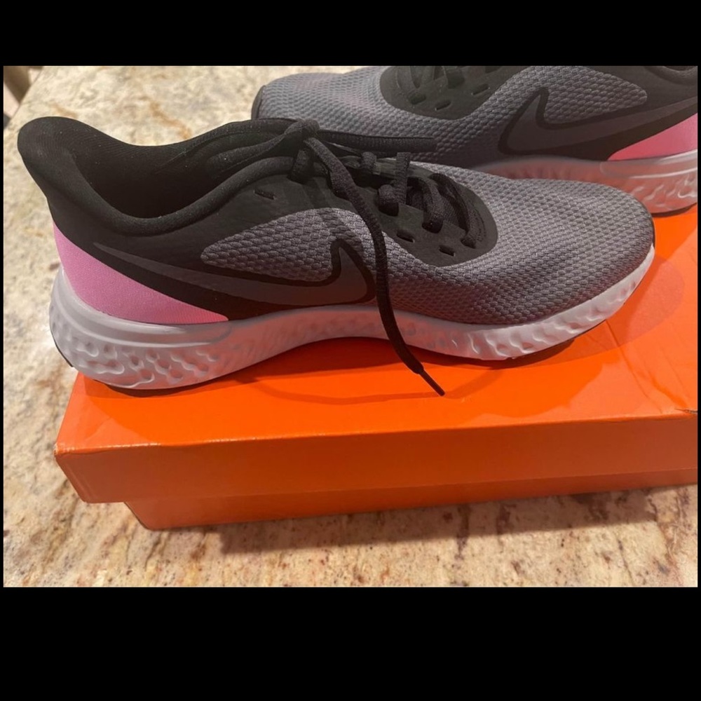 Nike Revolution Sneakers